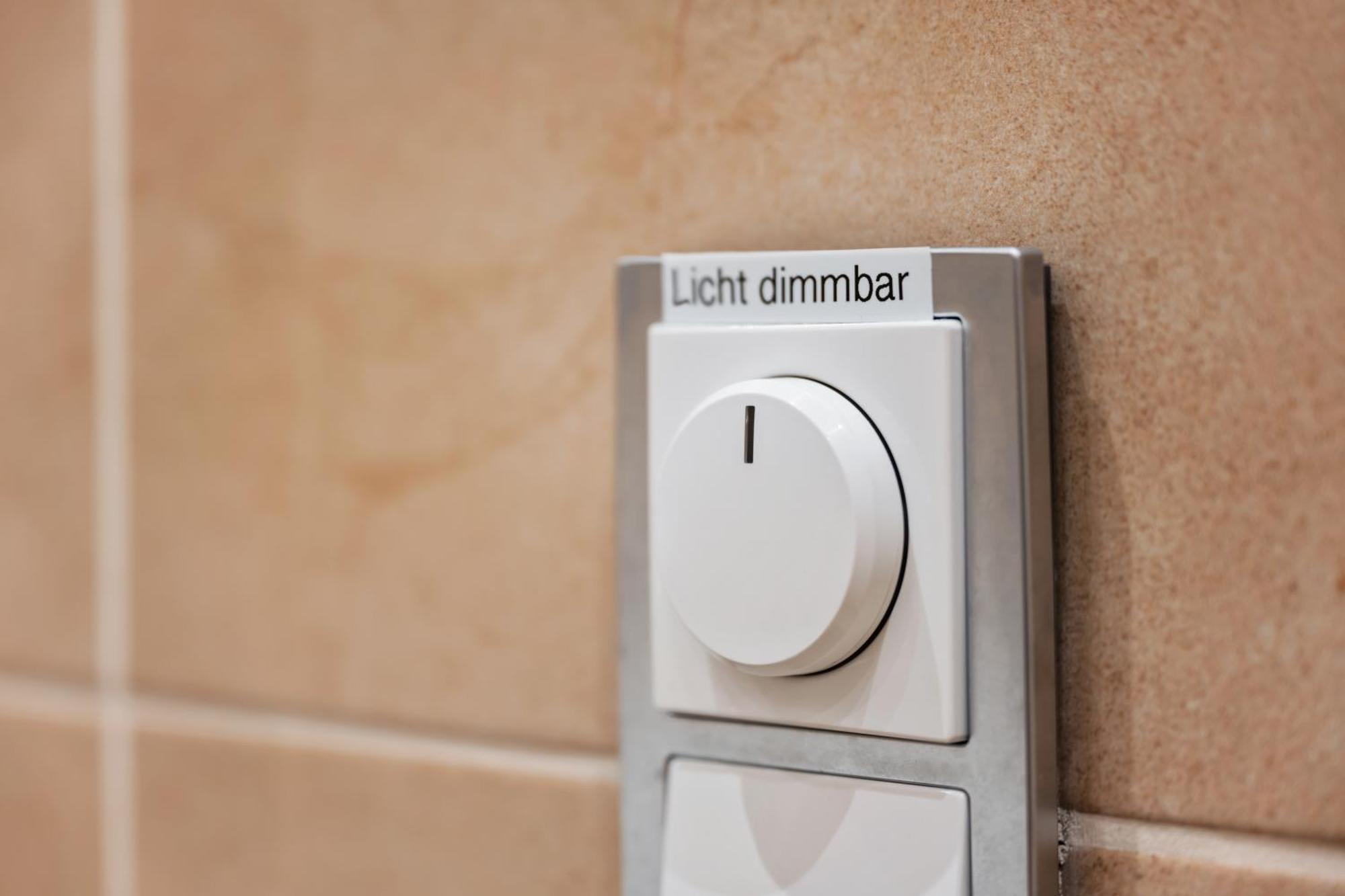Edler Wohnraum Schwanenteich-Suite Mit Balkon, Kaffeevollautomat, Lift & Parkplatz Zwickau Ngoại thất bức ảnh