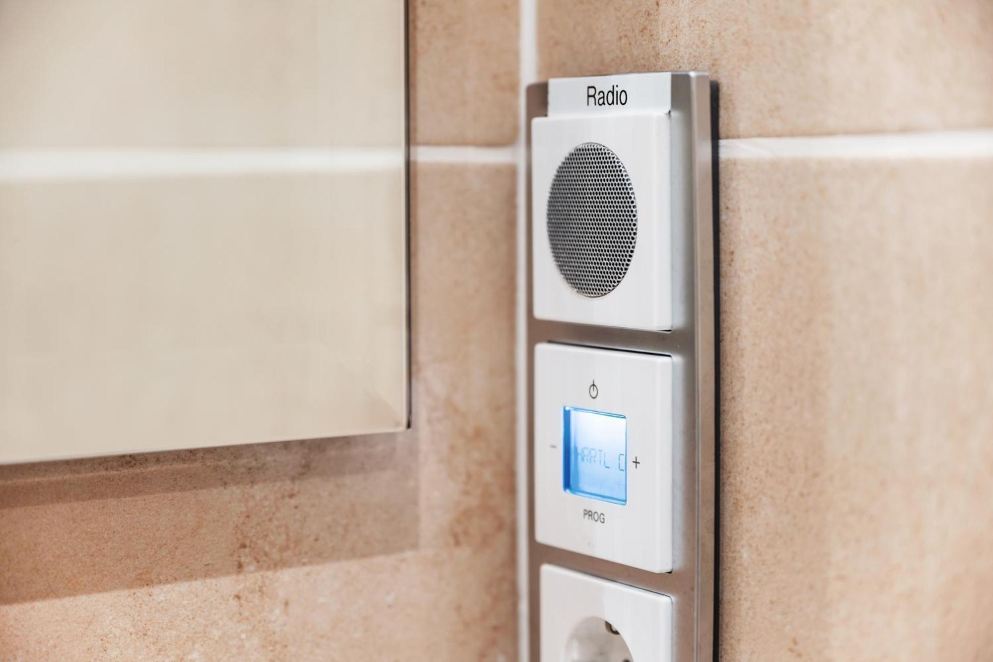 Edler Wohnraum Schwanenteich-Suite Mit Balkon, Kaffeevollautomat, Lift & Parkplatz Zwickau Ngoại thất bức ảnh