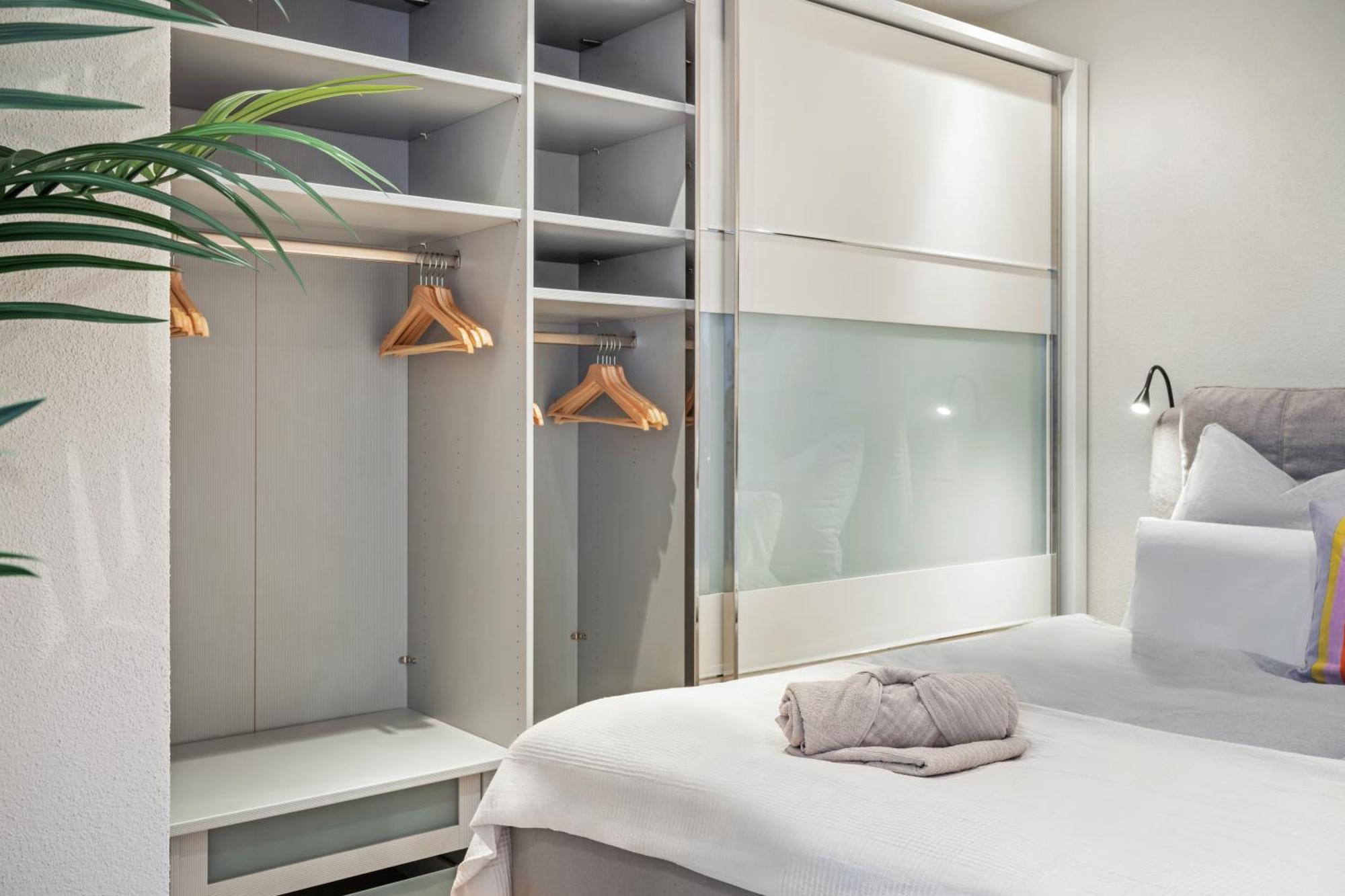 Edler Wohnraum Schwanenteich-Suite Mit Balkon, Kaffeevollautomat, Lift & Parkplatz Zwickau Ngoại thất bức ảnh