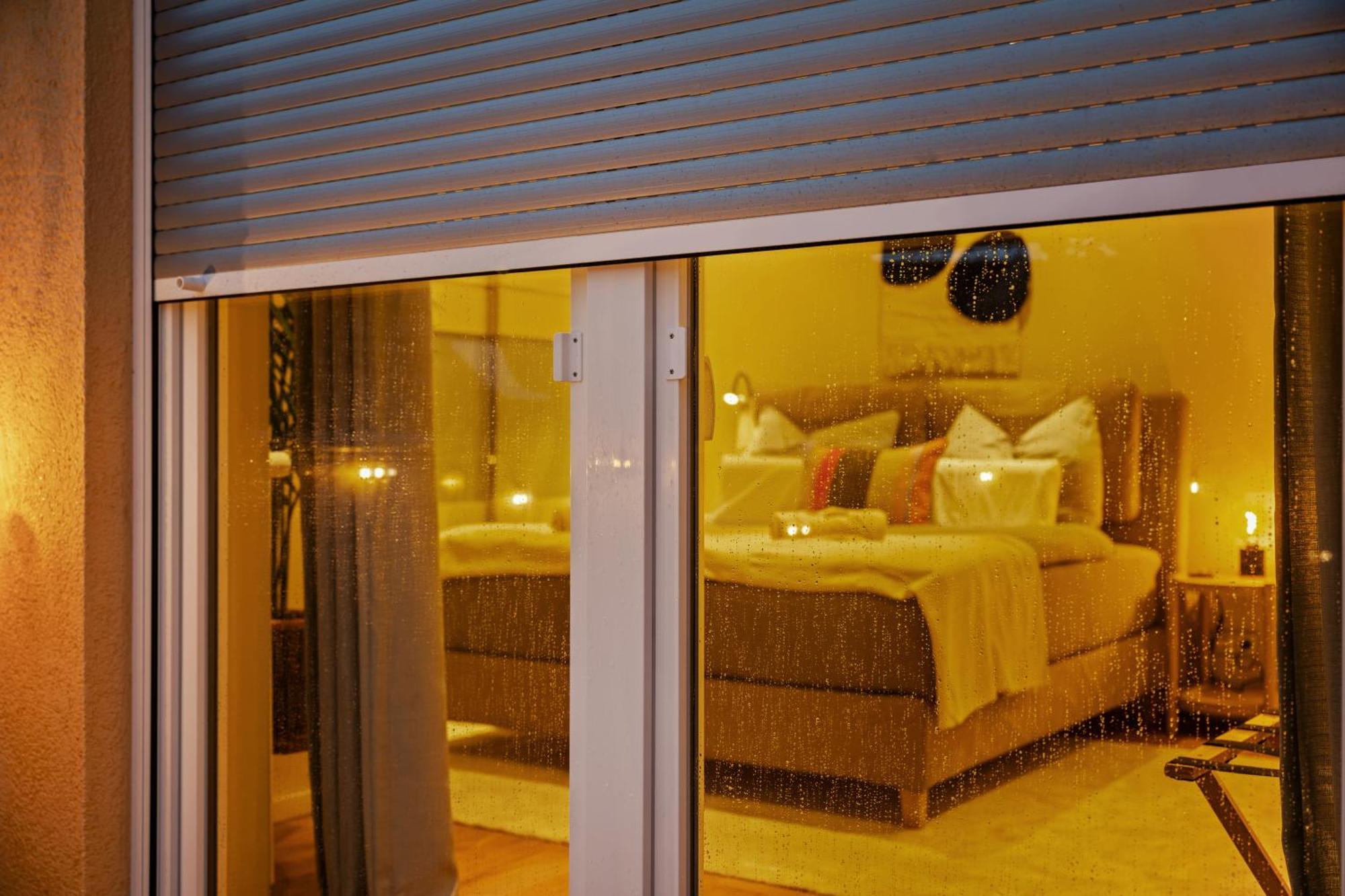 Edler Wohnraum Schwanenteich-Suite Mit Balkon, Kaffeevollautomat, Lift & Parkplatz Zwickau Ngoại thất bức ảnh